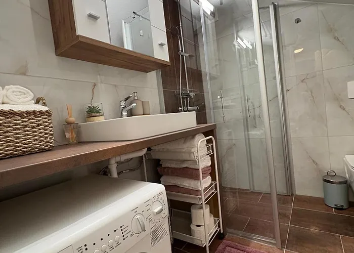 Elinda Apartment, Flussspaziergaenge & Ruhige Lage - Naehe Infineon Apartment